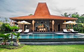 Seseh Beach Retreat Villas